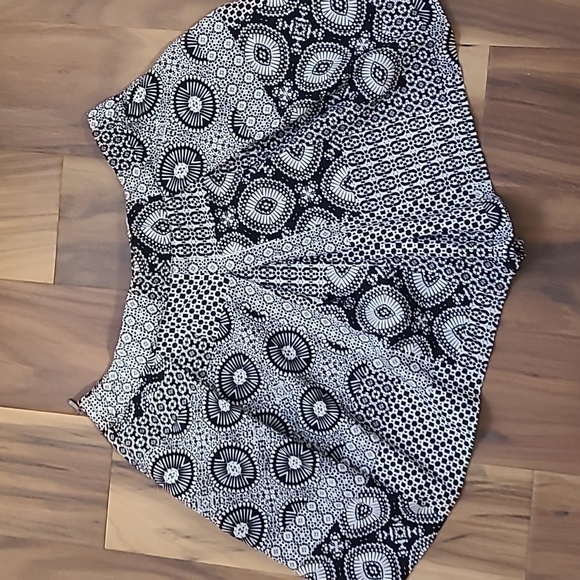 Dex women shorts - Picture 2 of 3